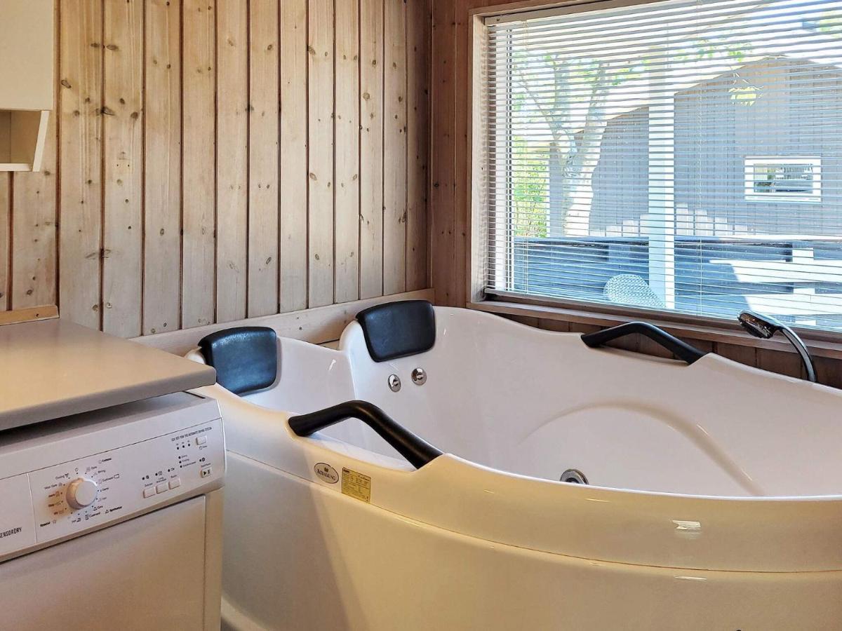 8 Person Holiday Home In Nex Snogebaek Exterior photo